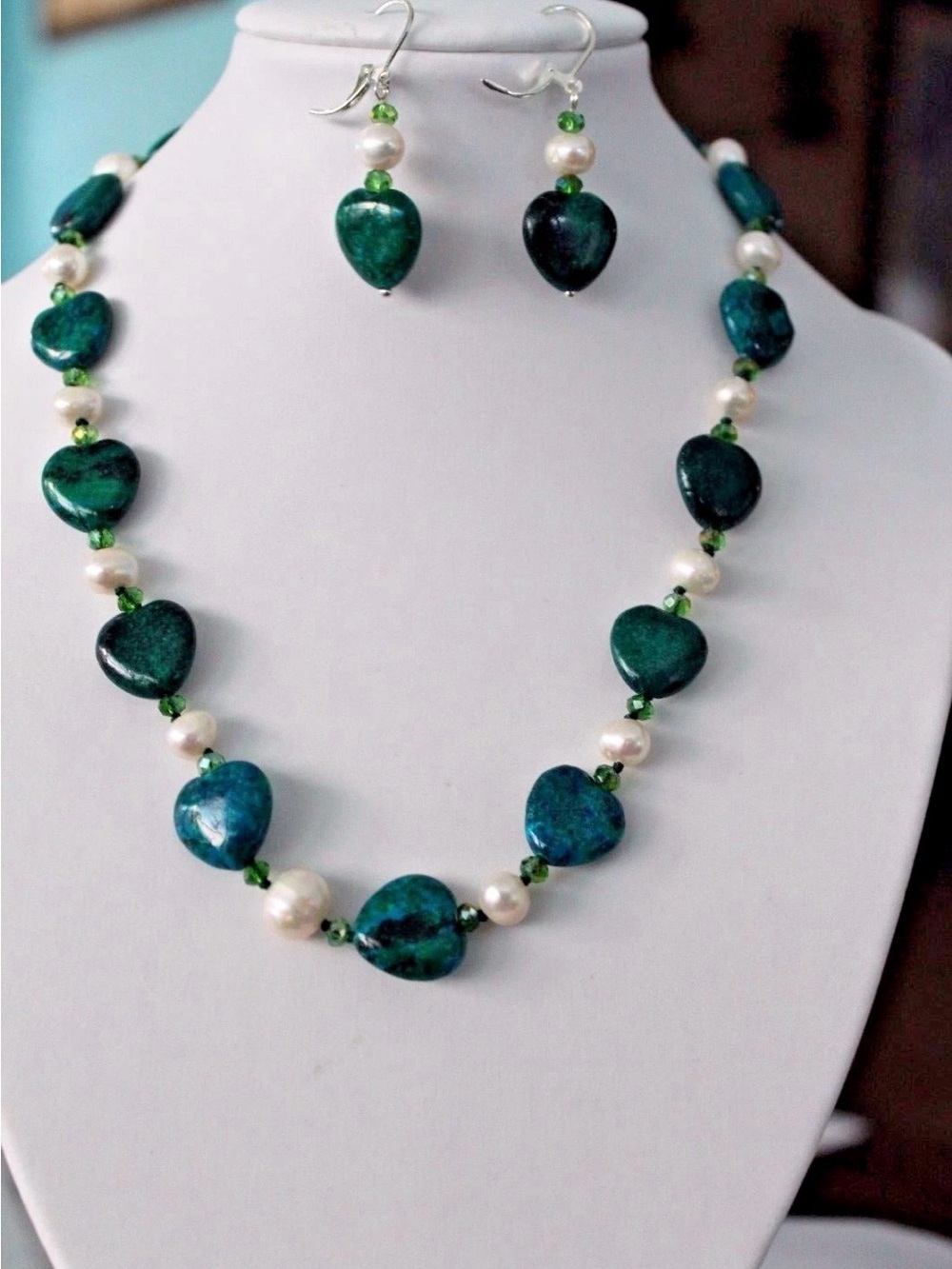 Beautiful AZURITE Heart Shaped Gem & White CULTURED PEARL Necklace & Earring Set